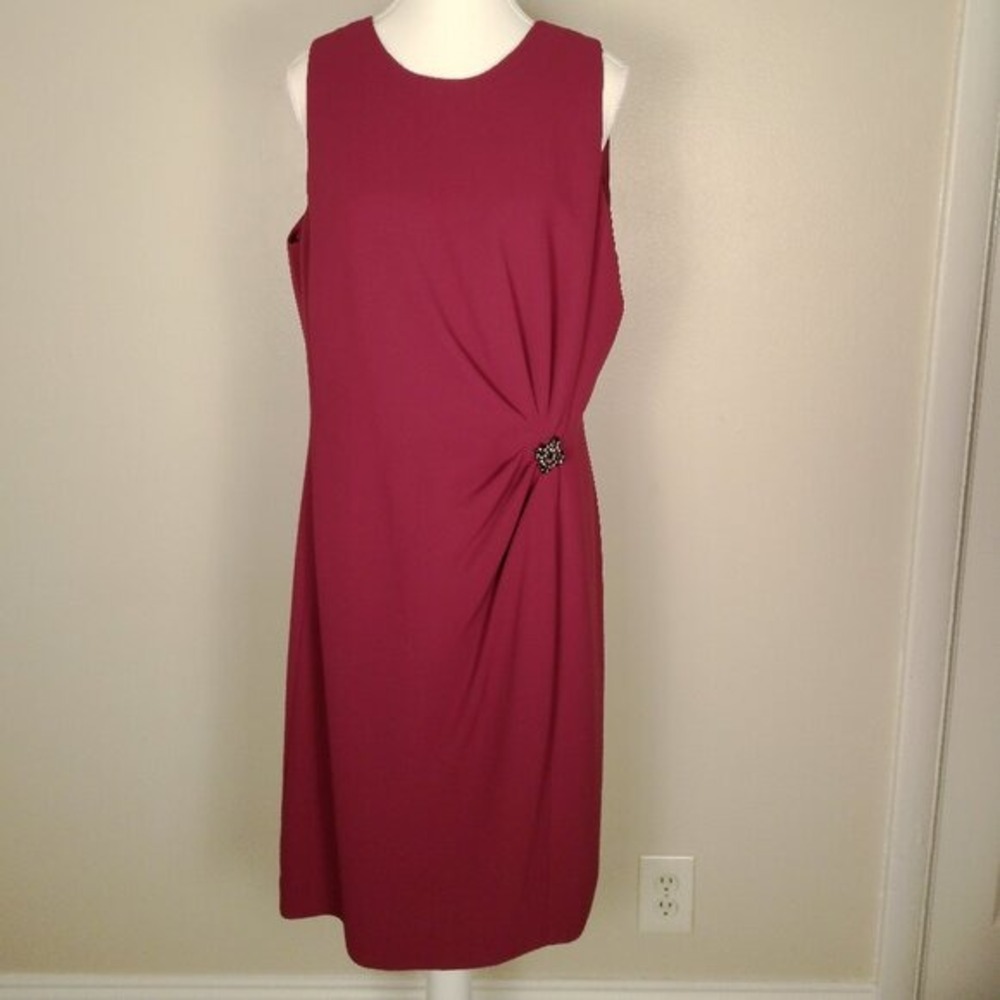 Liz Claiborne Elegant Sleeveless Jewel Embellished Sheath‎ Dress Size 14